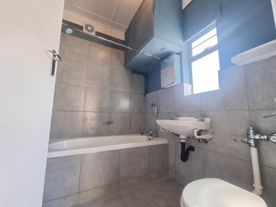 To Let 1 Bedroom Property for Rent in Camps Bay Western Cape